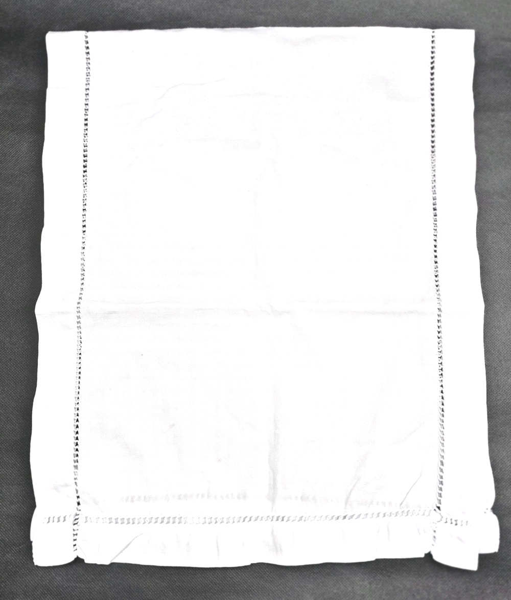 Vintage White Linen Cutwork Table Runner 32x13.5"